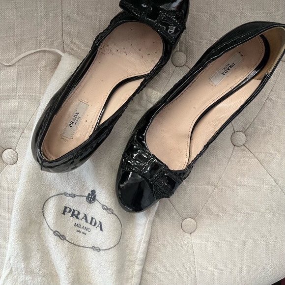 Prada Patent Leather Kitten Heels Size 41 / 10.5 Made in Italy Pre Loved. - Picture 4 of 7